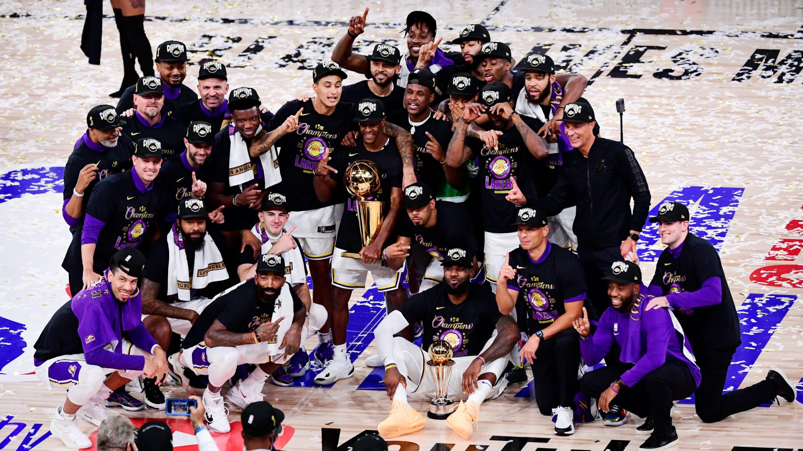 Μετά από 10 χρόνια αποχής, οι Lakers στέφθηκαν πρωταθλητές! (vid)